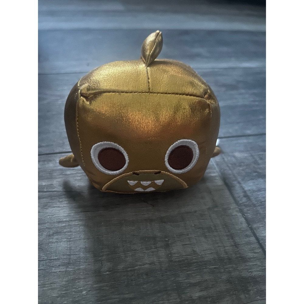 Pet Simulator X‎ Gold Shark Plush Roblox Lola Collectible Metallic Gold Toy
